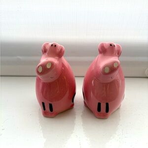 Vintage pig salt and pepper shakers